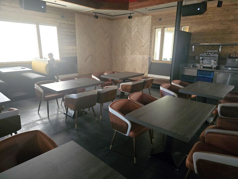 More Photos Of 3060 W Sand Lake Rd, Orlando Restaurant For Sale