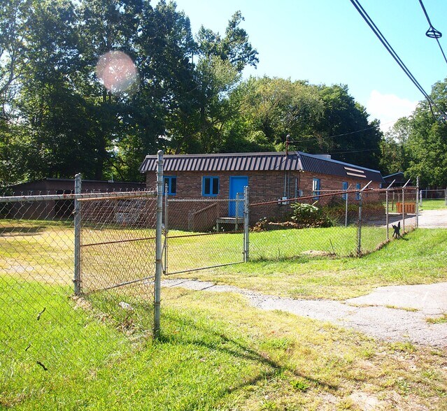 More Photos Of 1521 Sulphur Springs Rd, Waynesville Office For Sale