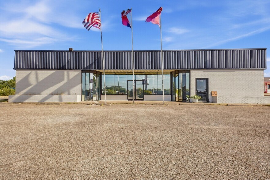 More Photos Of 3405 E Highway 377, Granbury Office For Sale