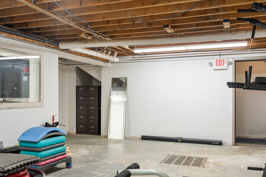 More Photos Of 395 Sabattus St, Lewiston General Retail For Sale