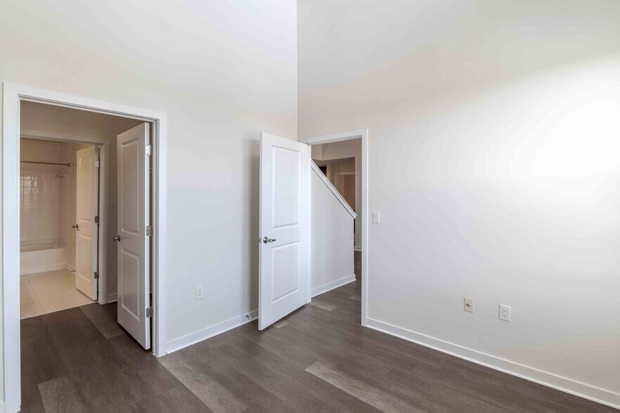 More Photos Of 101 N Wolfe St, Baltimore Apartments For Lease