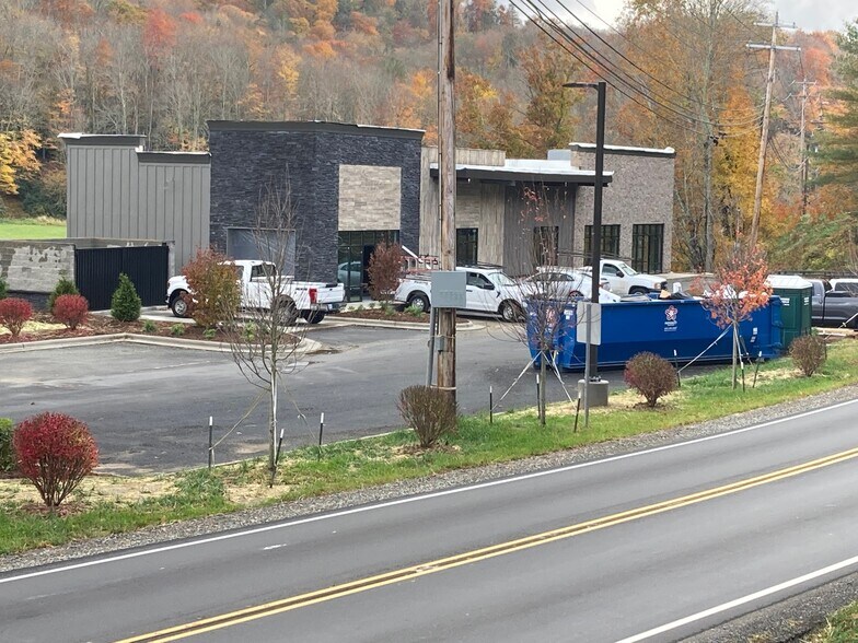 More Photos Of 1136 Shawneehaw Ave, Banner Elk Storefront Retail Office For Sale