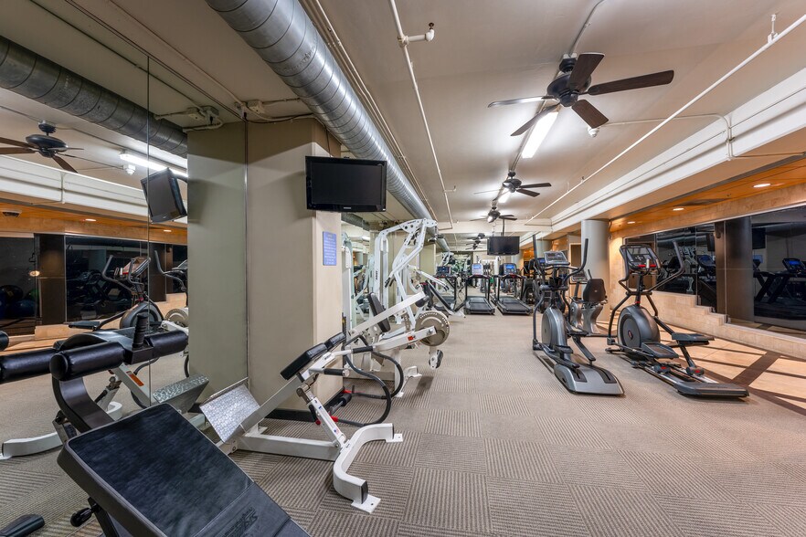 More Photos Of 1551 4th Ave, San Diego Apartments For Sale