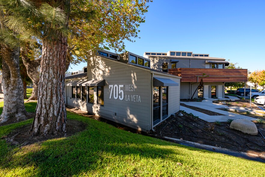 More Photos Of 725 W La Veta Ave, Orange Medical For Lease