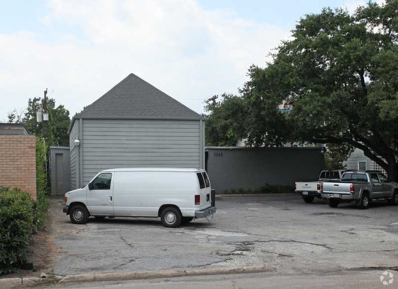 Primary Photo Of 3262 Sul Ross St, Houston Office For Lease