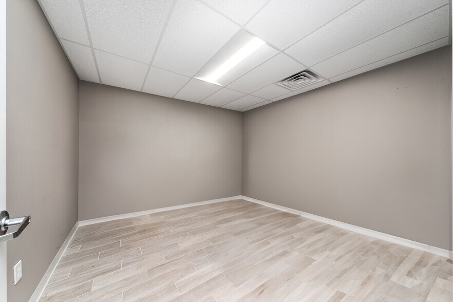 More Photos Of 4954 S Orange Ave, Orlando Flex For Lease