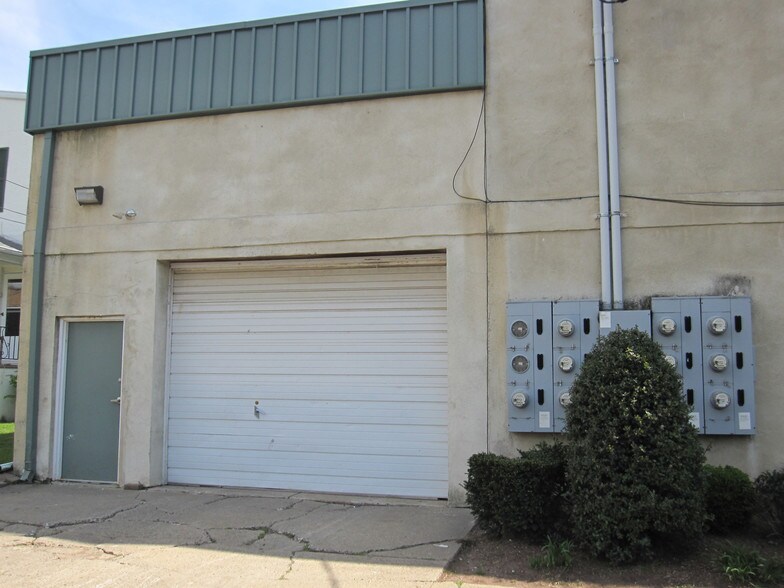 Primary Photo Of 331 Centennial Ave, Cranford Light Distribution For Lease