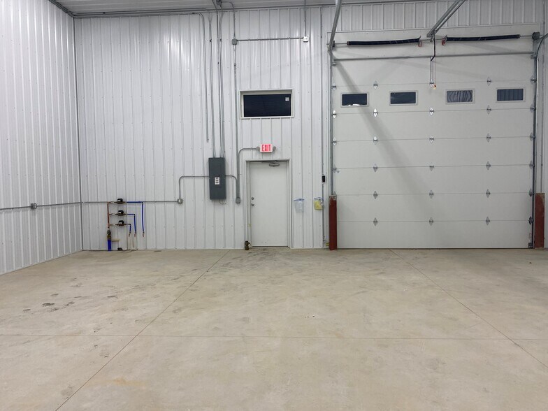 More Photos Of 108 Dundas Rd H-2, Monticello Warehouse For Lease