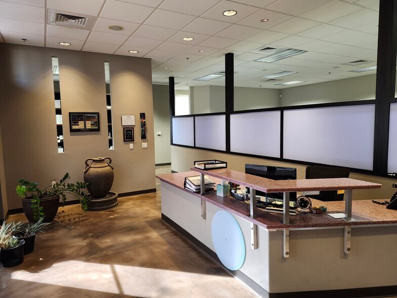 More Photos Of 8611 S Priest Dr, Tempe Medical For Lease