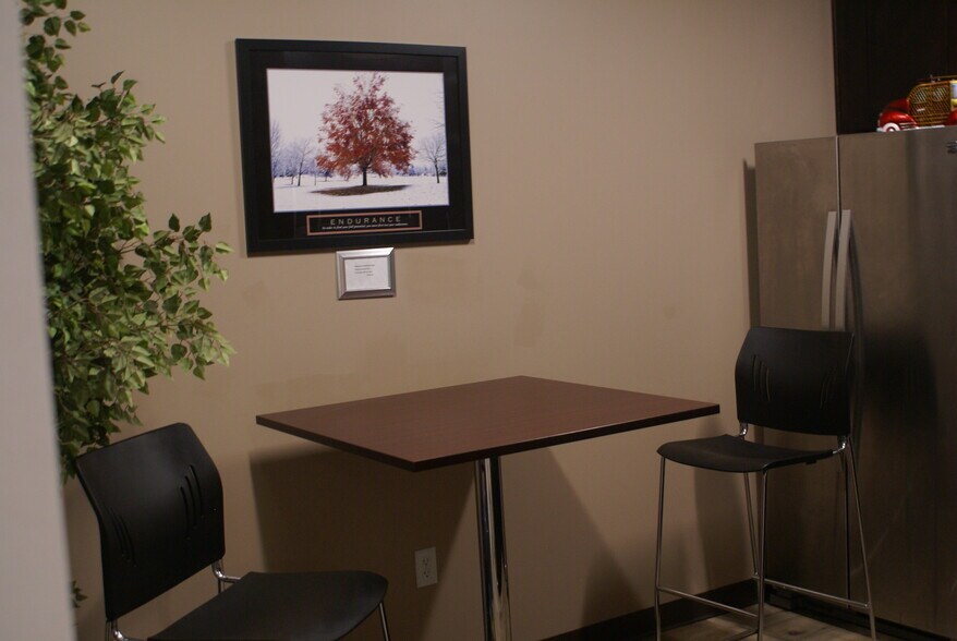 More Photos Of 6740 Crosswinds Dr, Saint Petersburg Coworking Space