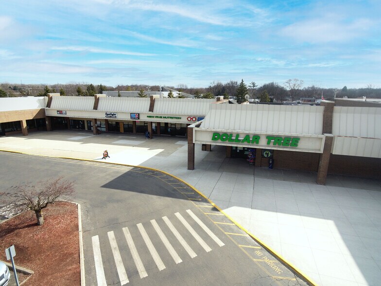 More Photos Of 37601-37755 5 Mile Rd, Livonia Unknown For Lease