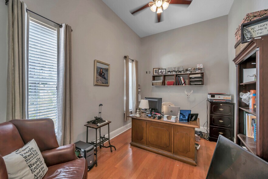 More Photos Of 429 2nd St S, Safety Harbor Specialty For Sale