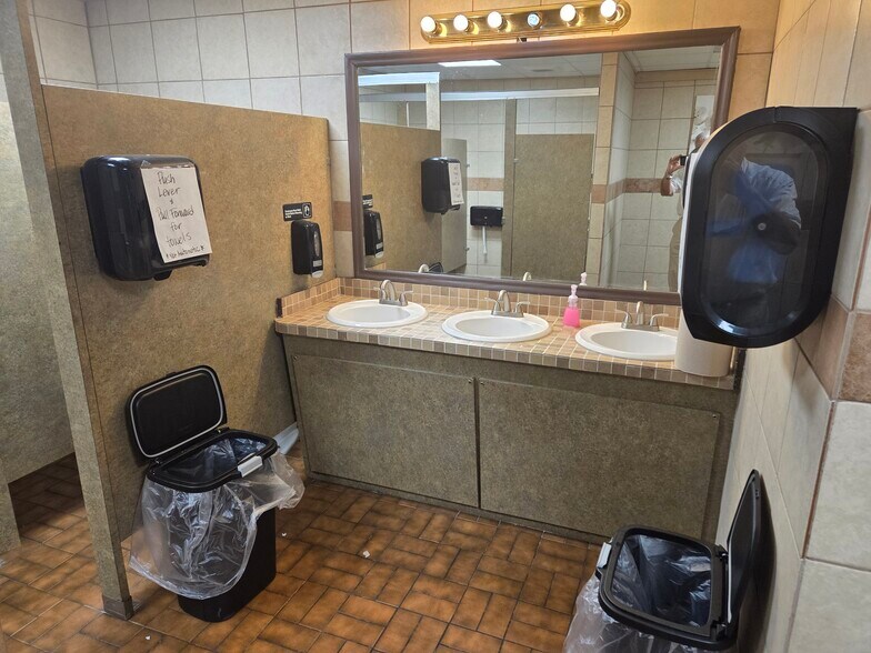 More Photos Of 1303 Del Prado Blvd S, Cape Coral Restaurant For Sale