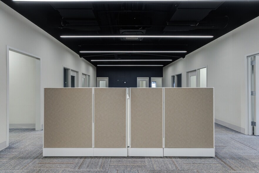 More Photos Of 2405 114th St, Lubbock Office For Sale