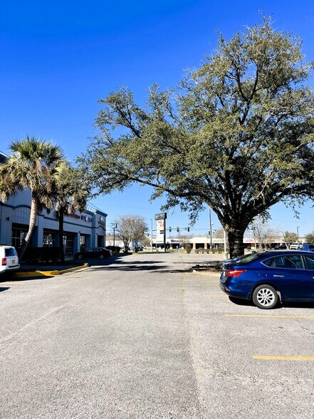 More Photos Of 5810 Main St, Zachary Unknown For Lease