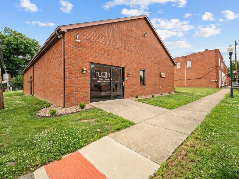More Photos Of 215 Main St, Huntington Light Distribution For Sale