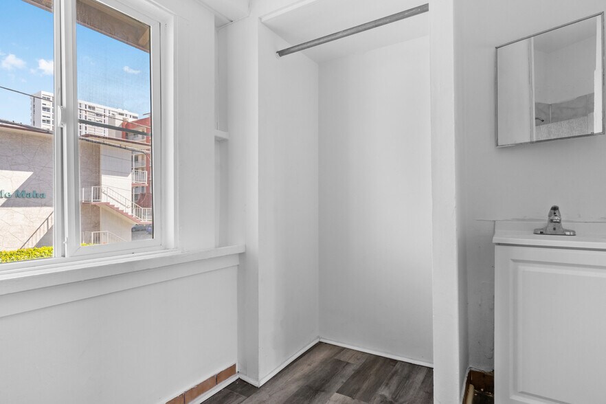 More Photos Of 1125 Hassinger St, Honolulu Apartments For Sale