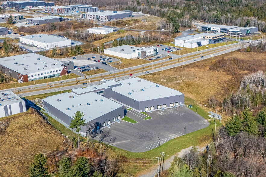 More Photos Of 4590-4592 Boul De Portland, Sherbrooke Food Processing For Lease