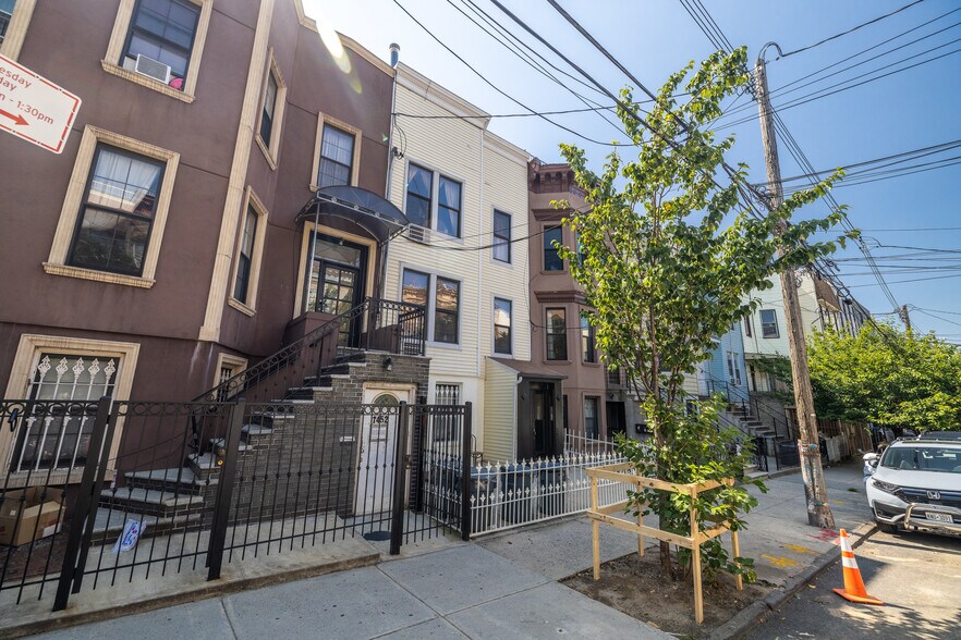 More Photos Of 1450 Greene Ave, Brooklyn Apartments For Sale