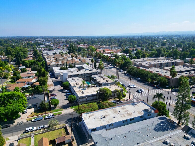 More Photos Of 19103 Sherman Way, Reseda Apartments For Sale