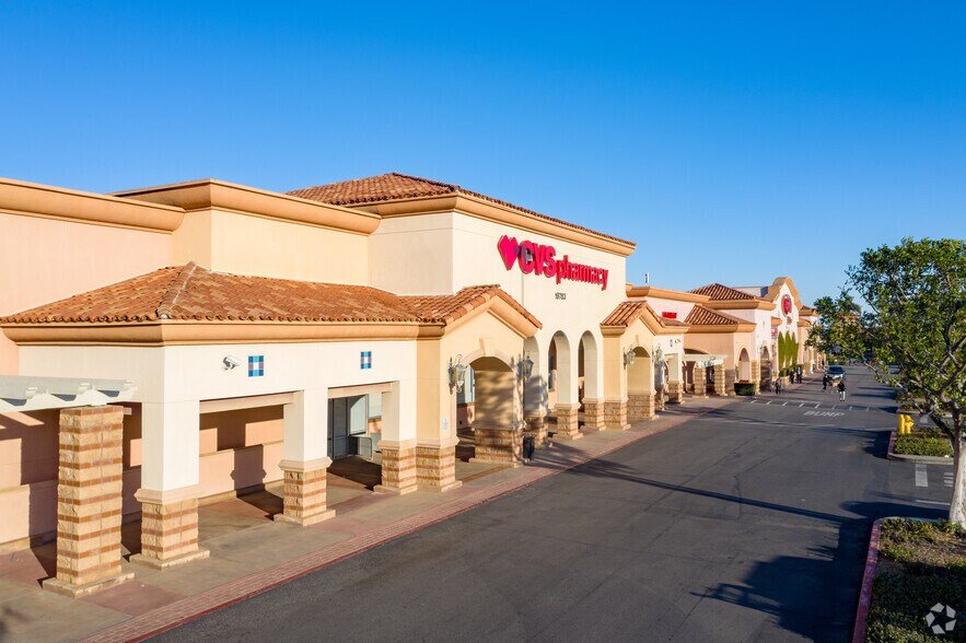 More Photos Of Rinaldi St, Northridge Unknown For Lease