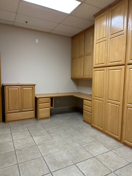 More Photos Of 11410-11450 Knott Ave, Garden Grove Warehouse For Lease