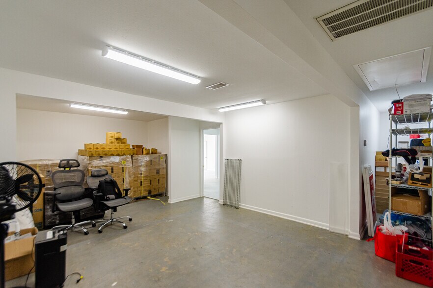 More Photos Of 5904 Dolores St, Houston Office For Lease