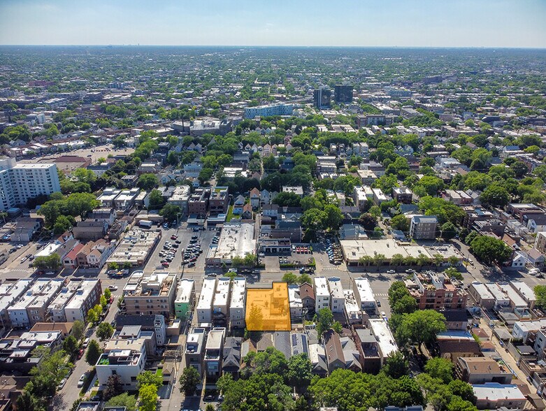 More Photos Of 2147 N Western Ave, Chicago Office For Lease