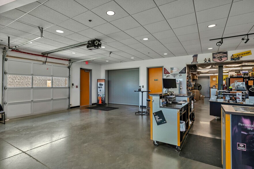 More Photos Of 1616 Harley Davidson Blvd, Columbia Freestanding For Sale
