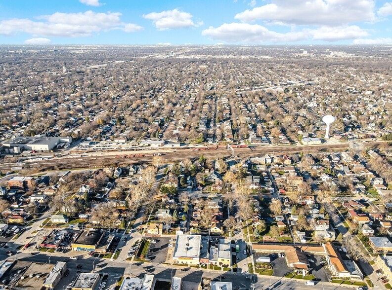 More Photos Of 9300 W Ogden Ave, Brookfield Office For Lease