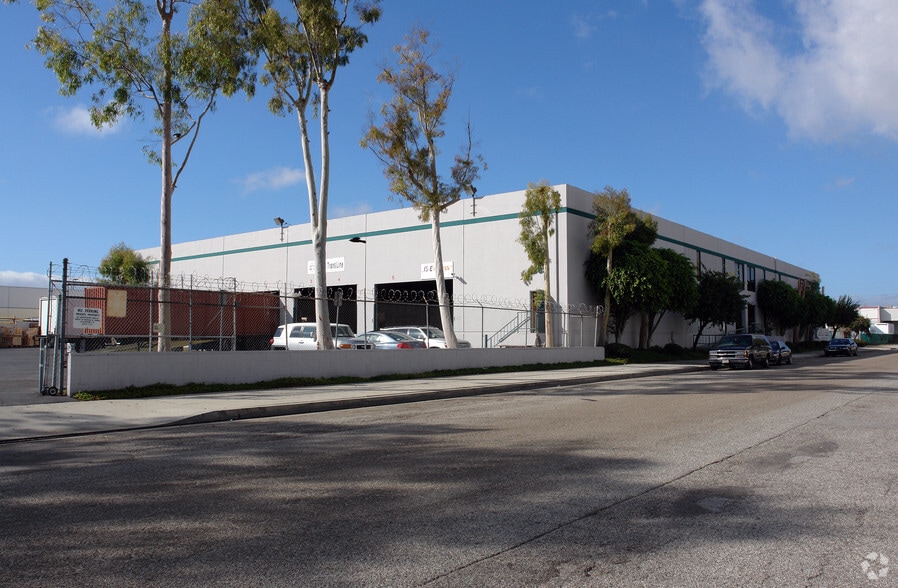 More Photos Of 4882-4884 W 145th St, Hawthorne Warehouse For Lease