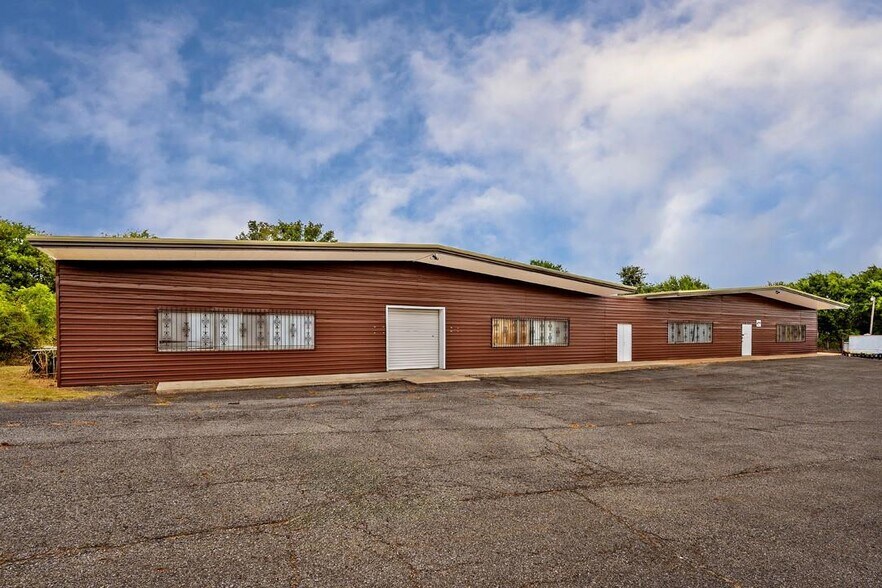 More Photos Of 31633 US-377 Hwy, Gordonville Light Distribution For Sale