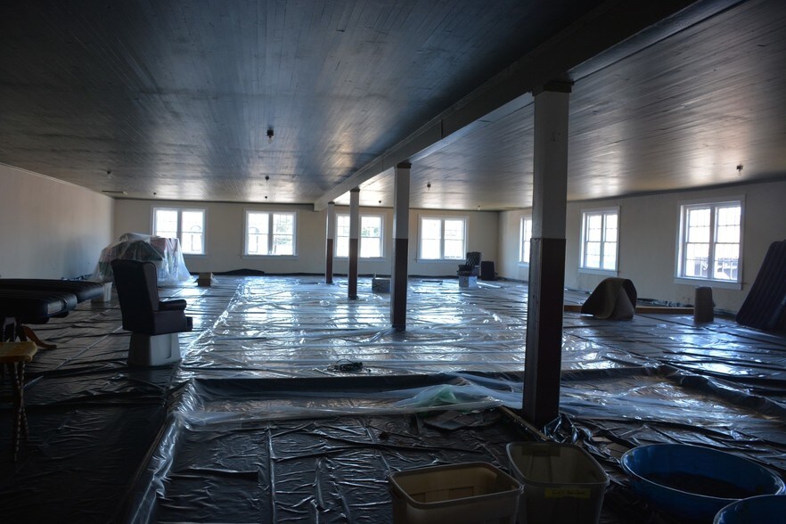 More Photos Of 201 S Main St, Enterprise Department Store For Sale