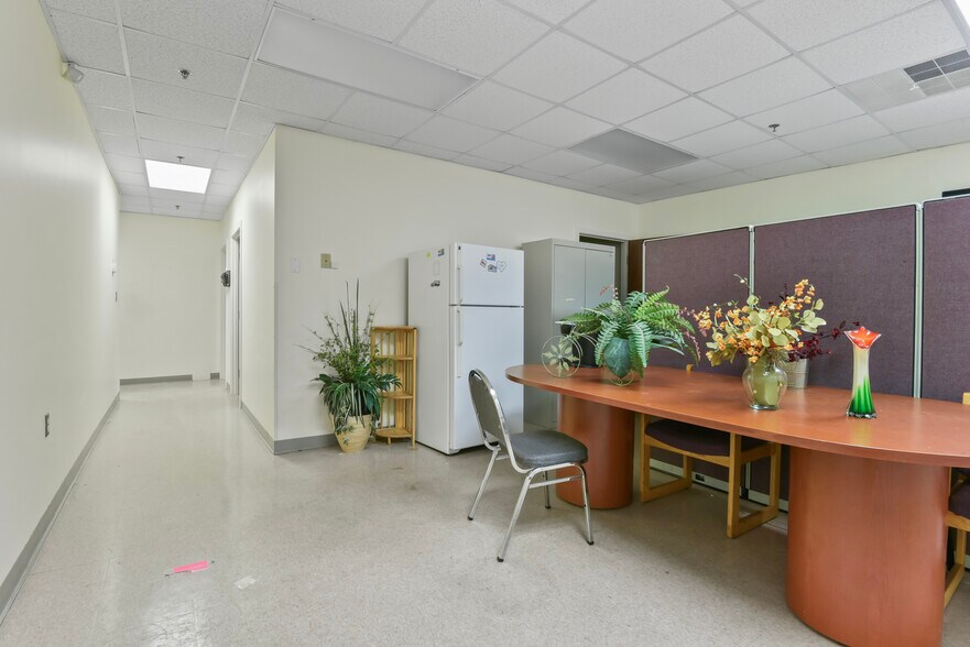 More Photos Of 845 N Main St, Providence Medical For Sale