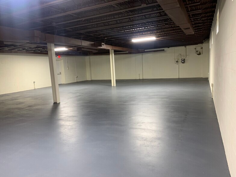 More Photos Of 5810-5814 Seminary Rd, Alexandria Freestanding For Lease