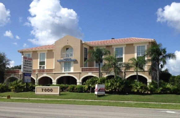 More Photos Of 7000 SE Federal Hwy, Stuart Office For Lease