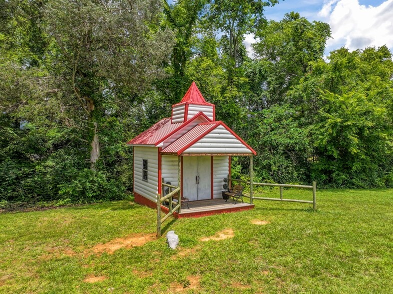 More Photos Of 104 Circle Rd, Newport Manufactured Housing Mobile Home Park For Sale