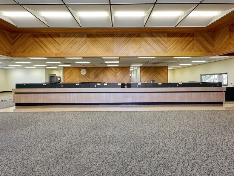 More Photos Of 200 Center Ave, Molalla Bank For Sale
