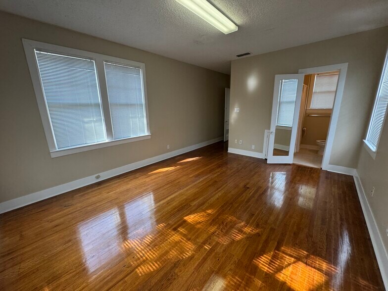More Photos Of 436 S Fannin Ave, Tyler Office Residential For Sale