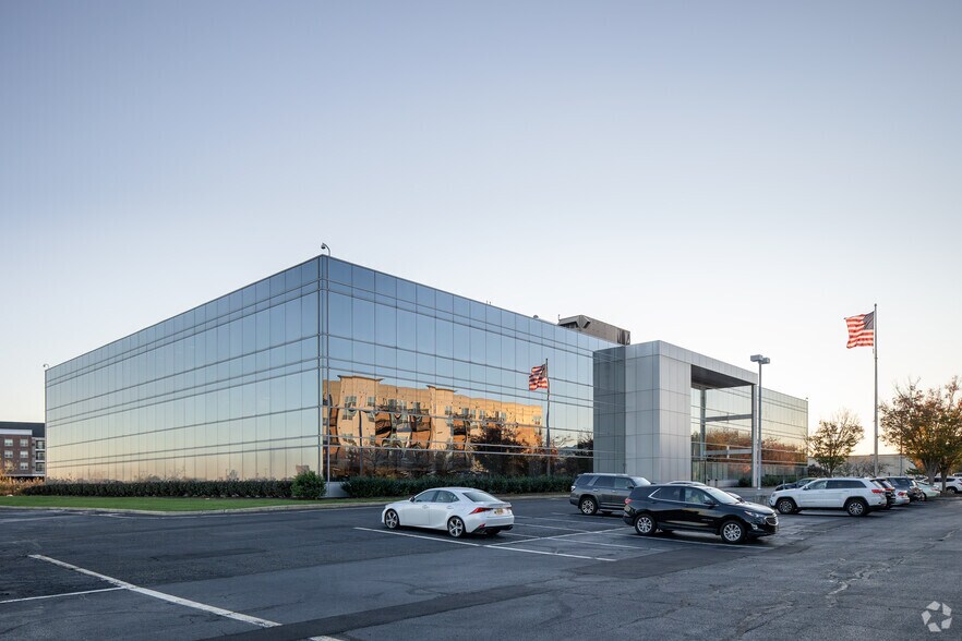 More Photos Of 160 Chubb Ave, Lyndhurst Office For Lease