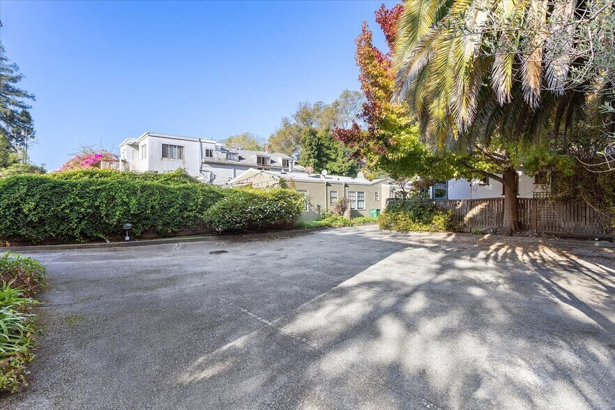 More Photos Of 2702 Dana St, Berkeley Medical For Sale