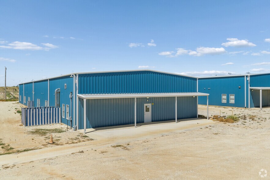 More Photos Of 434 Urenda Loop, Carrizo Springs Industrial For Sale