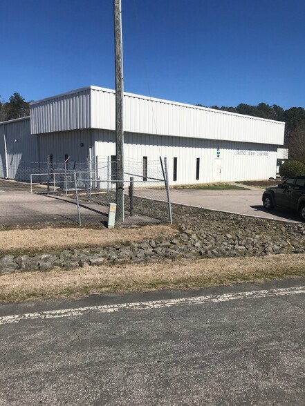 More Photos Of 606 Pine Tree Rd, Oxford Warehouse For Lease
