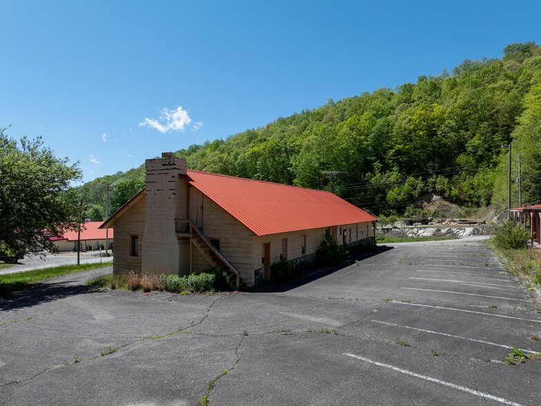 More Photos Of 11242 US-19, Maggie Valley Hotel For Sale