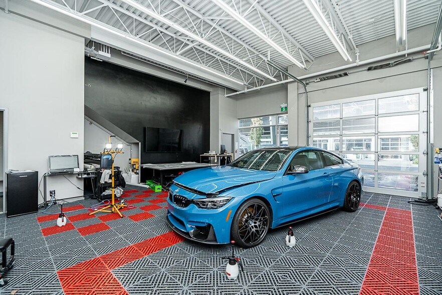 More Photos Of 8257 92nd St, Delta Warehouse For Sale