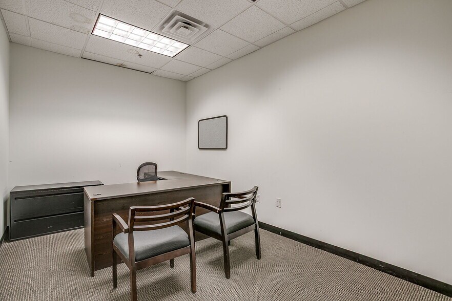 More Photos Of 3262 Chapel Creek Blvd, Fort Worth Office For Lease