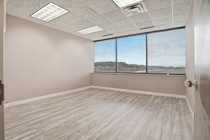 More Photos Of 941 Hillwind Rd NE, Minneapolis Medical For Sale