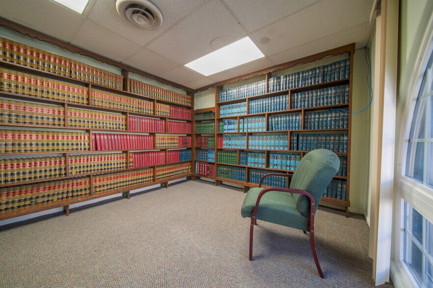 More Photos Of 13624 San Antonio Dr, Norwalk Office For Sale