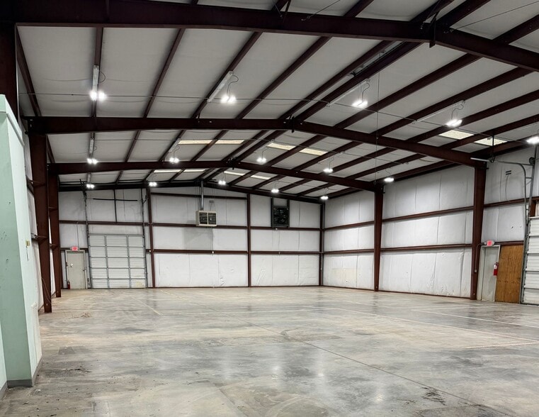 More Photos Of 9 Ellwood Ct, Greenville Warehouse For Sale