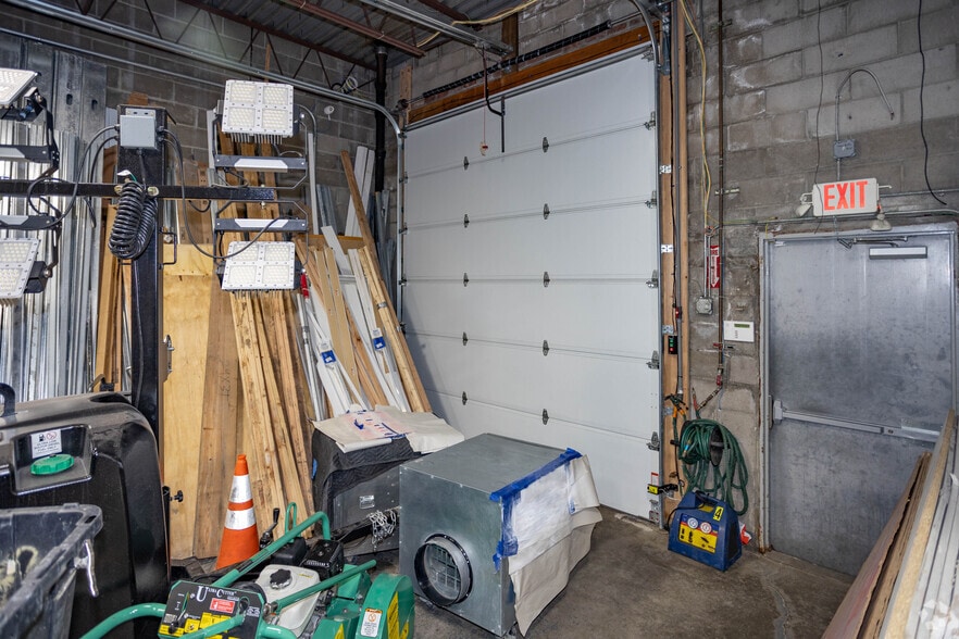 More Photos Of 72 Otis St, West Babylon Light Manufacturing For Sale